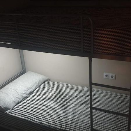 Traveller Host Hostel Madrid Exterior photo